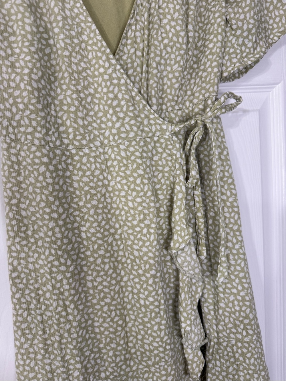 Abercrombie & Fitch Sage Green Floral Wrap Mini Dress - Picture 5 of 7